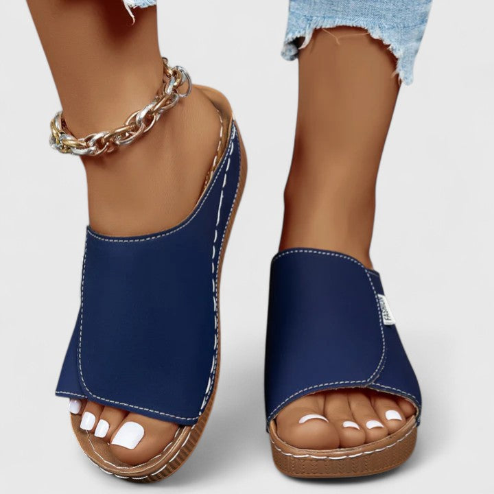 Celestria sandal footbed