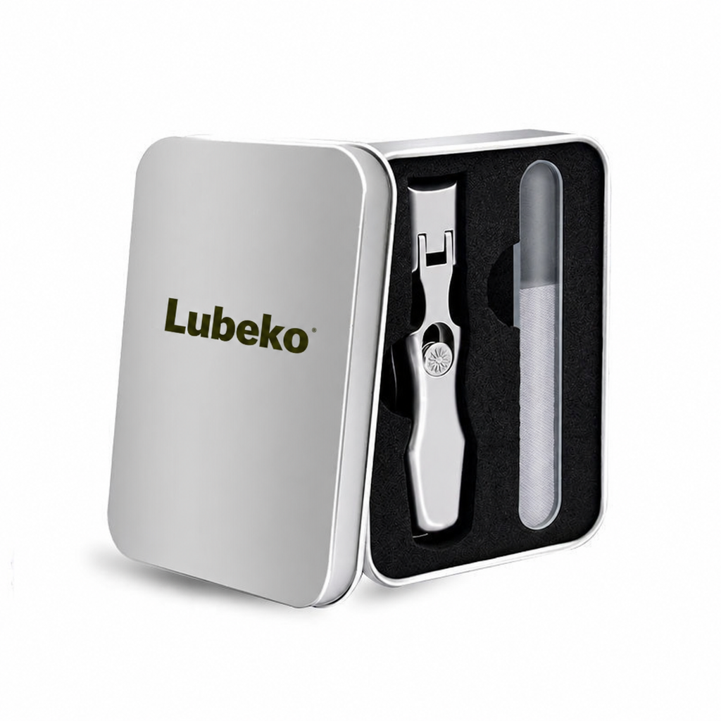 Silver ClariClip nail cutter set with Lubeko metal case and file
