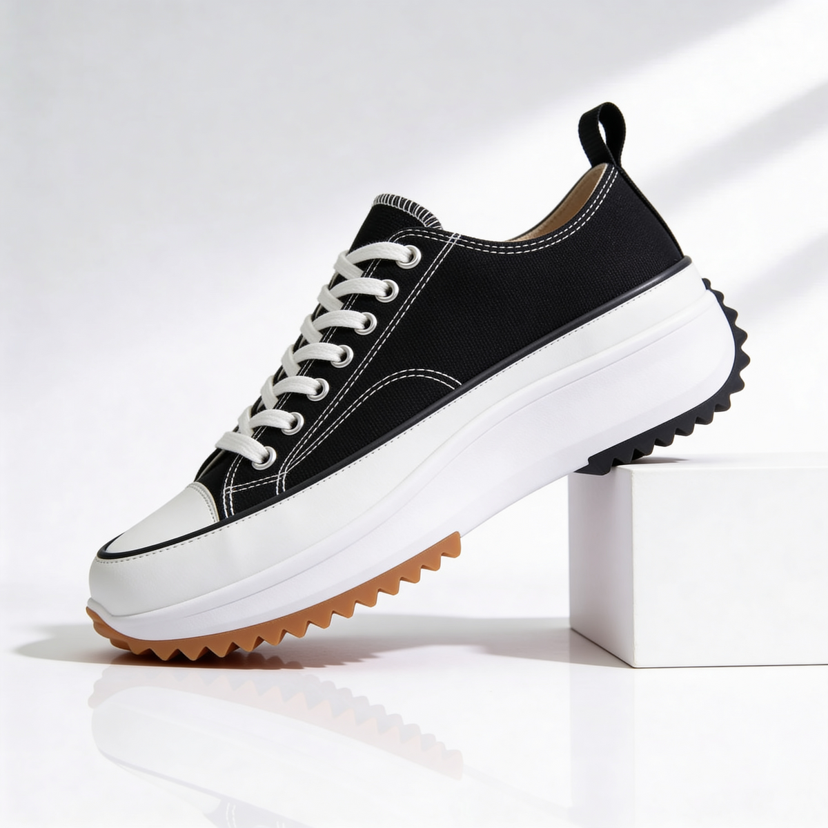 Lofa single sneaker view